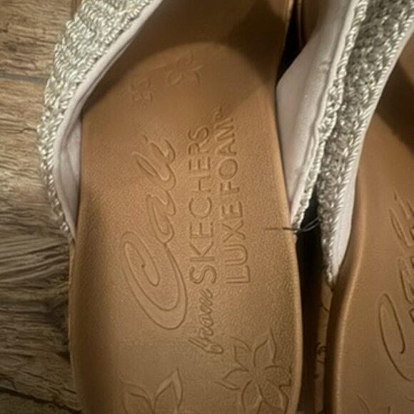 Skechers Beverlee Fancy Work Natural Crochet Beige Thong Sandals - Picture 10 of 13